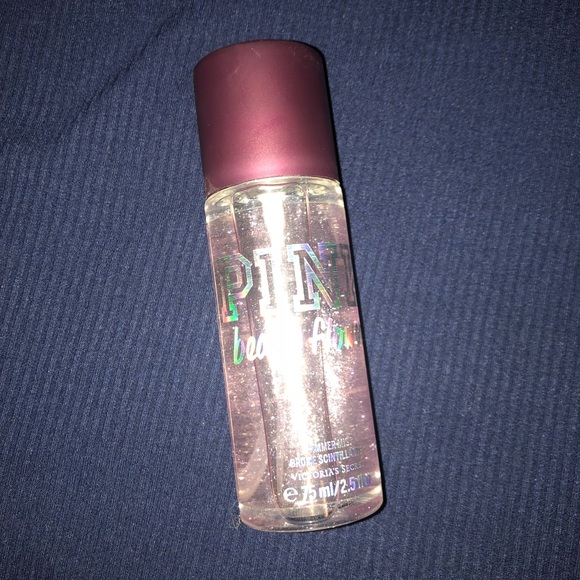 VS PINK bundle!! + surprise gift π - Picture 2 of 4